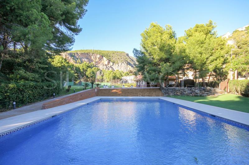 Foto eae0966f-80ab-4bea-b73f-70a0417442e2. Àtic amb calefacció aparcament piscina a les botigues de Sitges Sitges