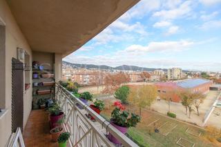 Piso  De la riera de sant llorenç. Luz y calidez