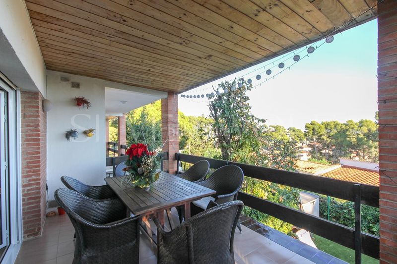 Foto 7d30f7d5-7344-4d87-a632-17e1503680da. Casa amb calefacció aparcament piscina a Montmar Castelldefels