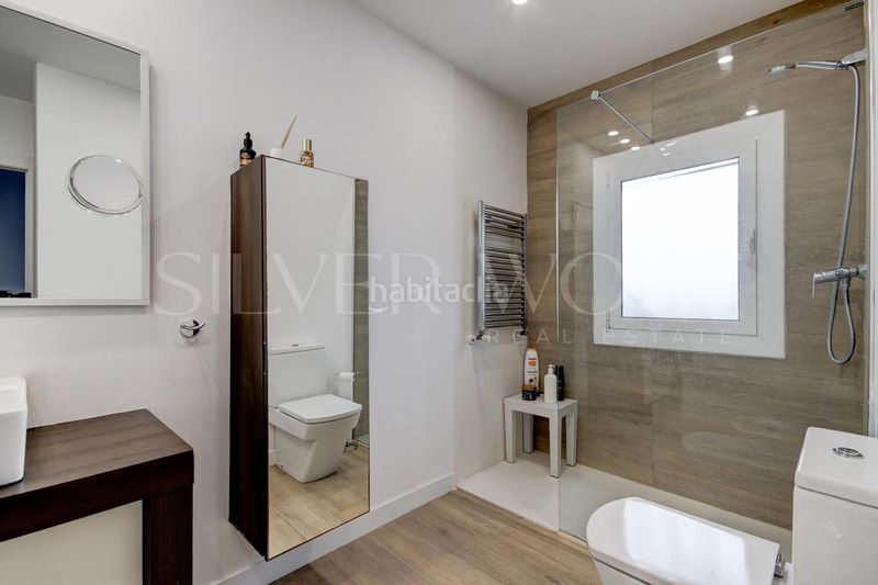 Foto a4d0c3ea-8569-470d-bed9-6b361130a9b8. Casa amb calefacció aparcament piscina a Montmar Castelldefels