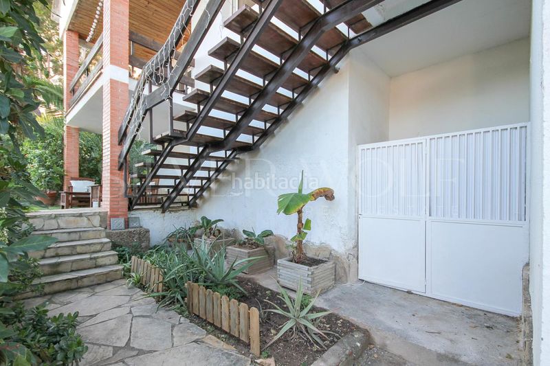 Foto b1c15db7-ac62-4fed-b92c-c6ab41616c3c. Casa amb calefacció aparcament piscina a Montmar Castelldefels