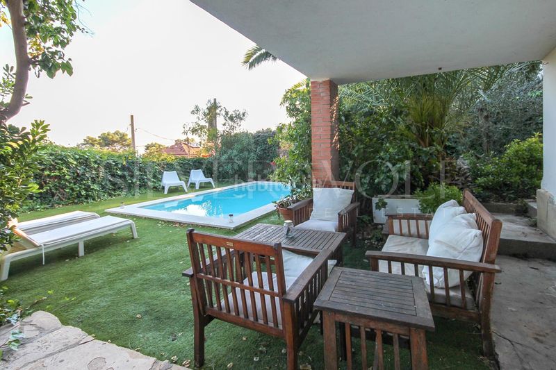 Foto ea22c421-2184-4fa3-b3cc-154ddc0c50ed. Casa amb calefacció aparcament piscina a Montmar Castelldefels