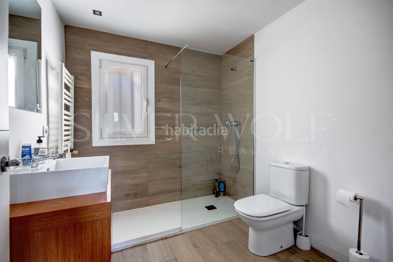 Foto f527d570-bda1-476f-8c59-6a0c641953cf. Casa amb calefacció aparcament piscina a Montmar Castelldefels