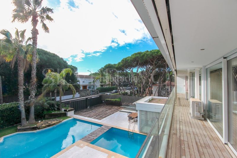 Foto 1816a9fa-6ee9-4259-b1a5-15b978310f34. Casa amb calefacció aparcament piscina a La Pineda Castelldefels