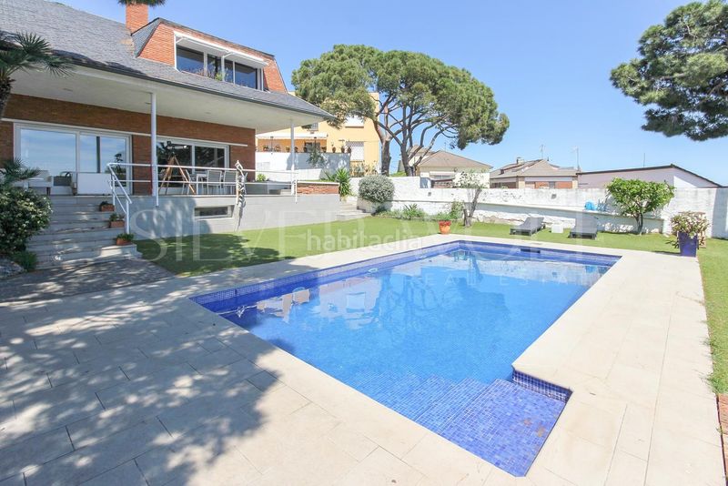 Foto 40b0eeb4-5f34-411d-a0b4-22aeb9f87993. Casa amb calefacció aparcament piscina a Torrent Ballester Viladecans