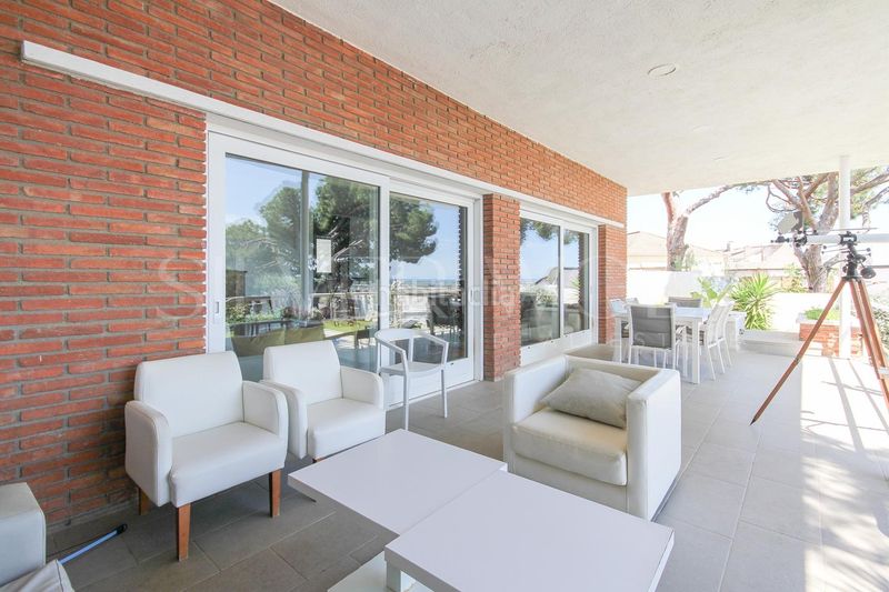 Foto 635300d6-5e25-45c3-84d7-472b85d63612. Casa amb calefacció aparcament piscina a Torrent Ballester Viladecans