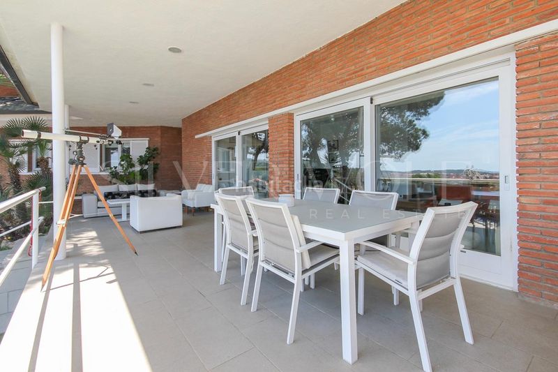 Foto e75ee8aa-b124-4cf5-9065-0ed000837587. Casa amb calefacció aparcament piscina a Torrent Ballester Viladecans