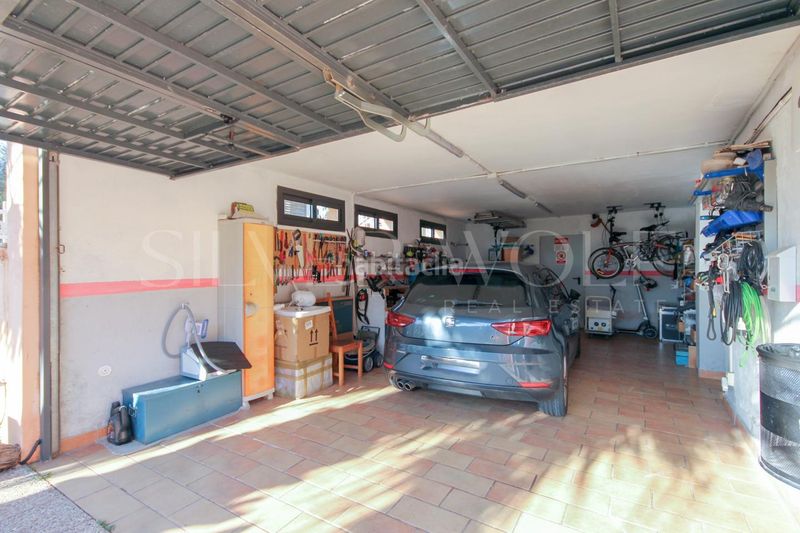 Foto 058b053f-cad2-477b-adb8-38397f7404f0. Casa amb calefacció aparcament piscina a Cervelló