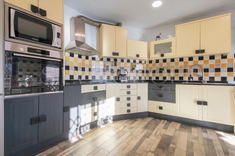 Foto 14f649ed-b373-46c7-91ff-5208d75da4d5. Casa amb calefacció aparcament piscina a Cervelló