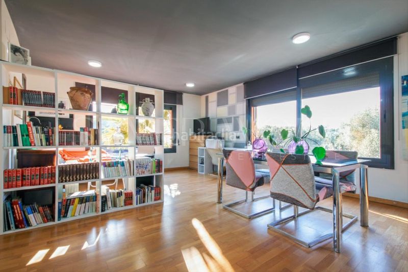 Foto 4774ba09-35c5-4027-ad5c-30d70c0578dc. Casa amb calefacció aparcament piscina a Cervelló