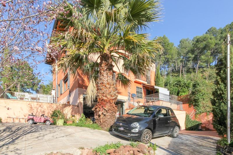 Foto 58a459b4-1ccd-402f-bdd7-defdf98d74a0. Casa amb calefacció aparcament piscina a Cervelló