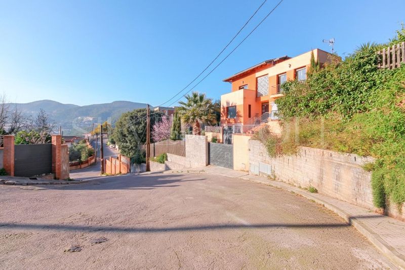 Foto 94fcd778-37c1-4ba0-882f-1ff01338f07c. Casa amb calefacció aparcament piscina a Cervelló