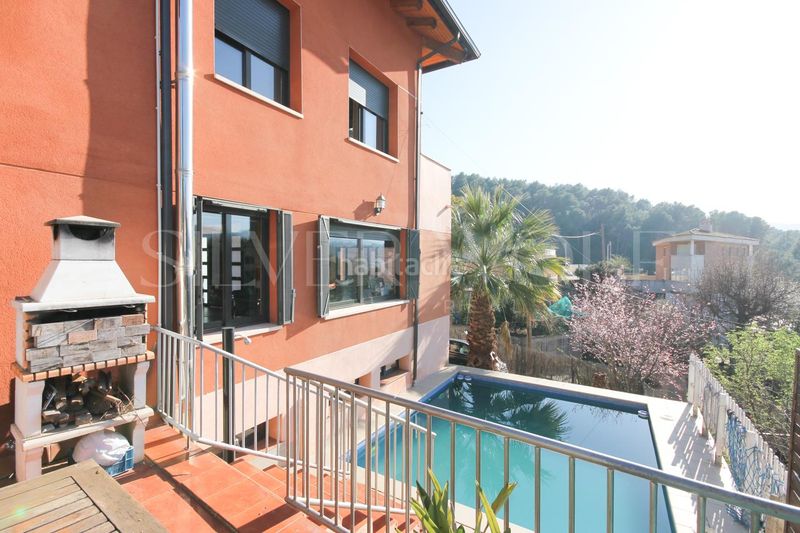 Foto be5a18e7-c1b4-4a9e-a1dc-8d7da6f00005. Casa amb calefacció aparcament piscina a Cervelló