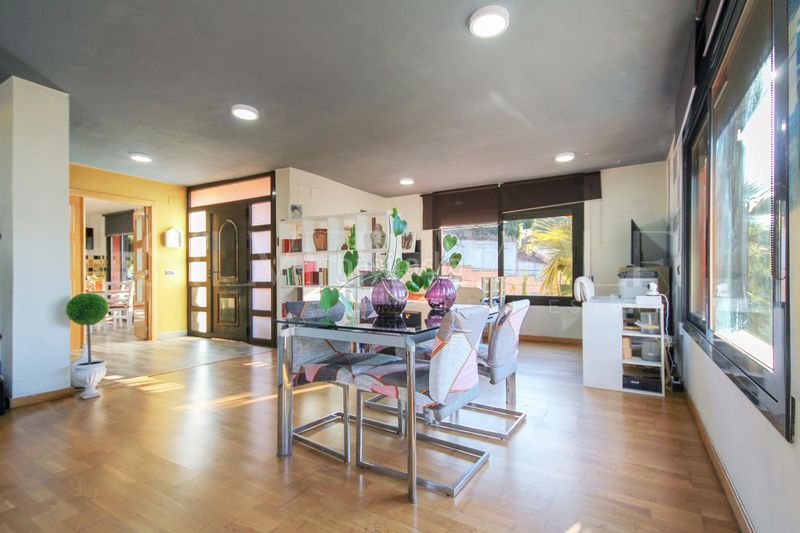 Foto fd8d0758-e5fa-4274-9029-630d2f6f8673. Casa amb calefacció aparcament piscina a Cervelló