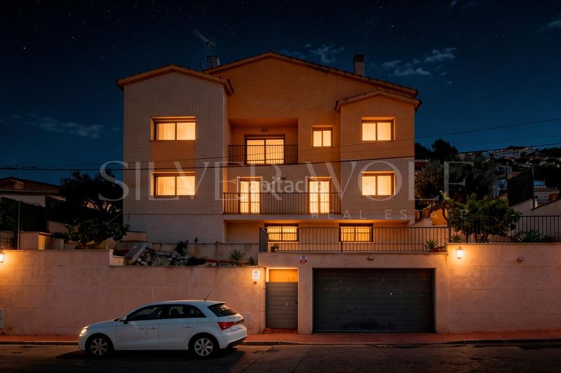 Foto 88978bf1-5dc3-494e-ab51-08798ef507a9. Casa amb calefacció aparcament piscina a Levantina - Montgavina - Quintmar Sitges