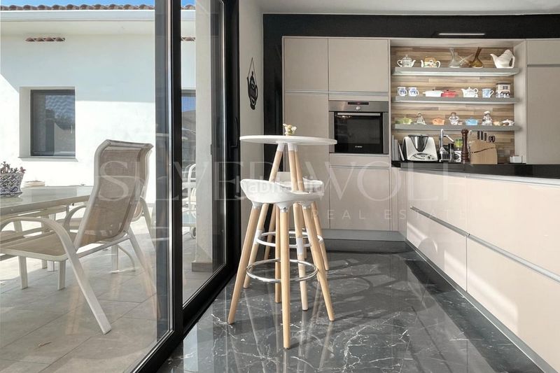 Foto 0fdd9e3f-7836-4d11-8a1d-6a2797096251. Casa amb aparcament piscina a Sentmenat