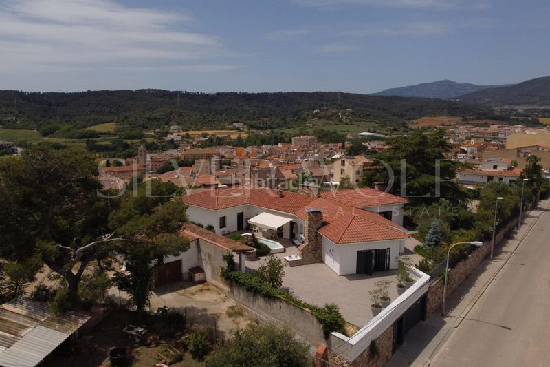 Foto f7b5ed59-7253-4bd8-8e33-fa9d992c5e51. Casa amb aparcament piscina a Sentmenat