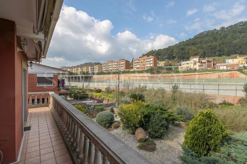 Foto 2f54bb54-060d-4531-a94a-5a69a40b2df4. Casa amb calefacció aparcament piscina a Cervelló