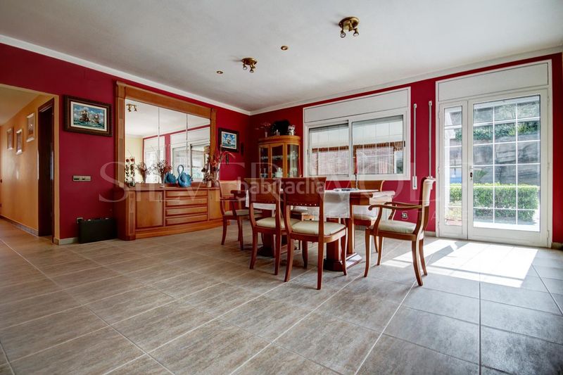 Foto 4973fa6d-b736-40e3-b2a8-11a572df8251. Casa amb calefacció aparcament piscina a Cervelló