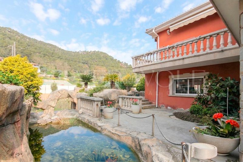 Foto 6315cf07-f8d0-4c38-bc1a-7513f65404b7. Casa amb calefacció aparcament piscina a Cervelló