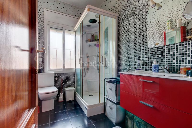 Foto a3ef2971-c756-42a7-b8bf-bc84581b56eb. Casa amb calefacció aparcament piscina a Cervelló