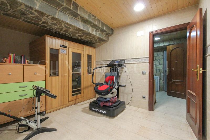 Foto b7d50eab-47e6-4a12-8671-7827fcf9dd46. Casa amb calefacció aparcament piscina a Cervelló