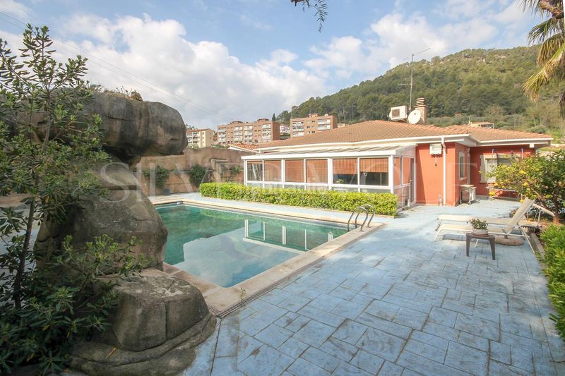 Foto e90d41e5-97dc-462e-9186-0eb2f13e3014. Casa amb calefacció aparcament piscina a Cervelló