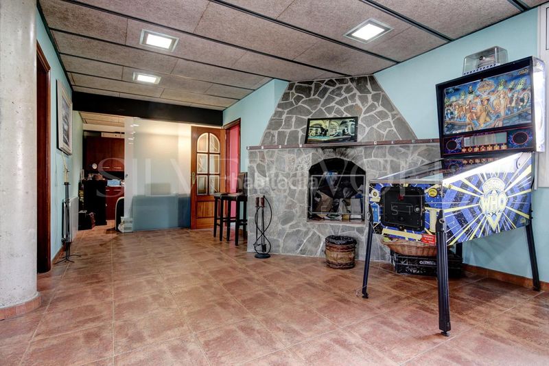 Foto f087dc5f-9d16-4019-beda-2bda909f4814. Casa amb calefacció aparcament piscina a Cervelló