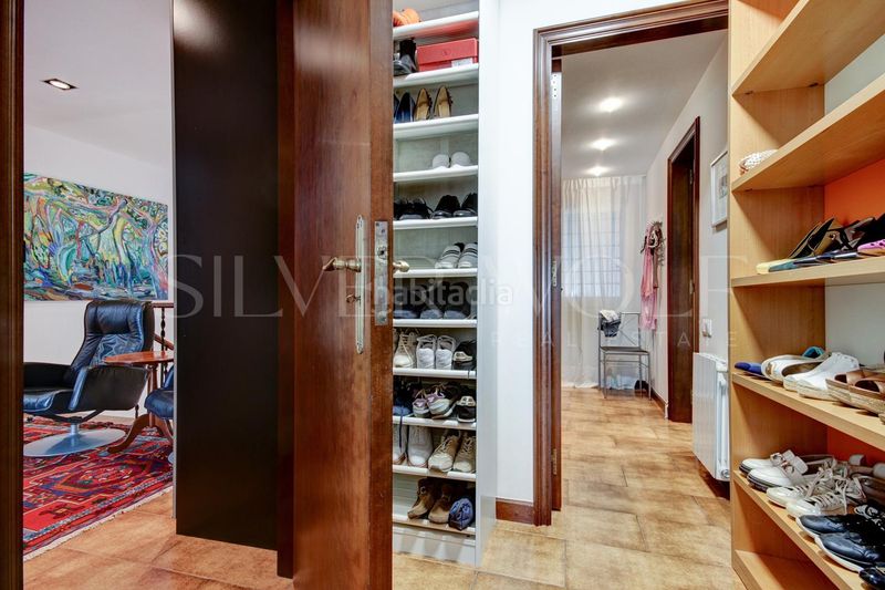 Foto 039cb267-ab2b-4a1c-8969-4e757fe1eba4. Casa sofisticada y funcional en Pallejà