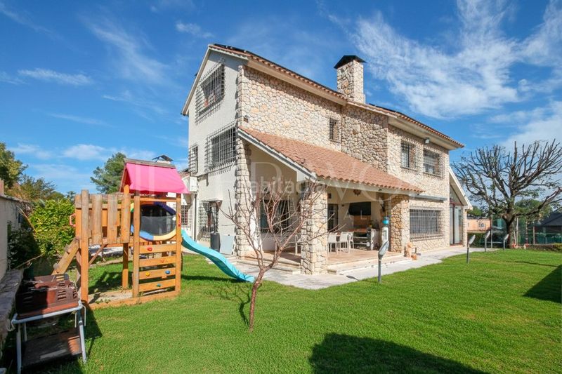 Foto 1553aa00-5630-4f86-848c-301f5ceca79c. Casa sofisticada y funcional en Pallejà