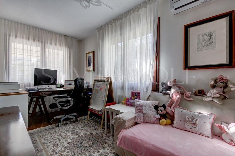 Foto 344b99f4-c365-4b95-9e43-b0e0dfea088e. Casa sofisticada y funcional en Pallejà