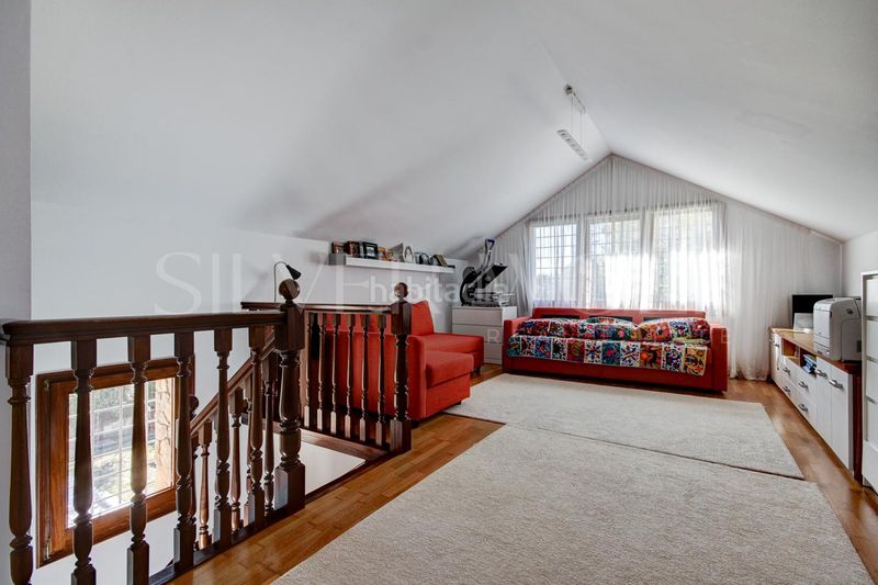Foto 559c27f7-d2c7-45fe-aaf4-bfe6e4f22d7e. Casa sofisticada y funcional en Pallejà