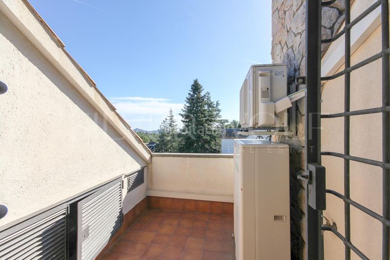 Foto 6c3ba7fd-d6f4-4632-b932-55ec3daa906d. Casa sofisticada y funcional en Pallejà