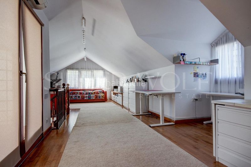 Foto 6c8b7d50-d899-4c74-8de3-c27babb9dbeb. Casa sofisticada y funcional en Pallejà