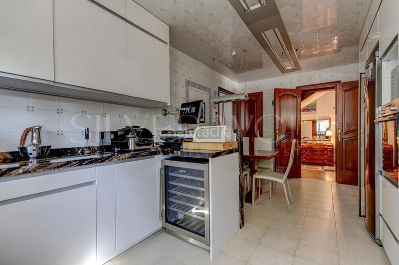 Foto 7fffd6a9-f060-4a69-b9e1-e01ac90067d9. Casa sofisticada y funcional en Pallejà
