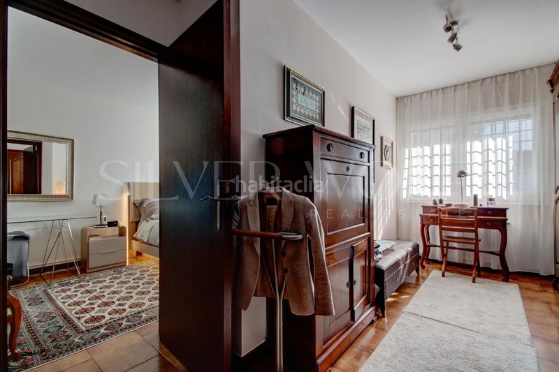 Foto df788117-e0a8-4c79-8d7e-bd7a26920f6d. Casa sofisticada y funcional en Pallejà