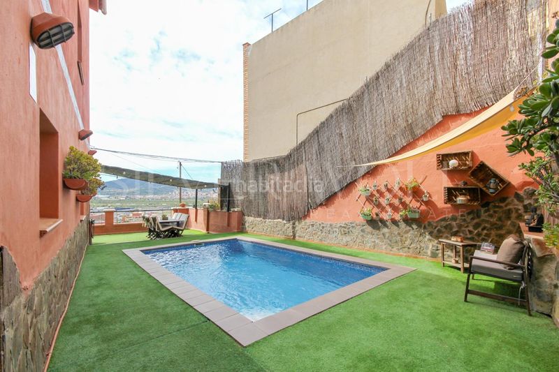 Foto 5983e496-e88d-46df-b00c-ef3f866c1ed8. Casa amb calefacció aparcament piscina a Molins de Rei