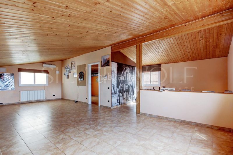 Foto b145e04d-327e-4997-a0d6-322d0a23cd57. Casa amb calefacció aparcament piscina a Molins de Rei