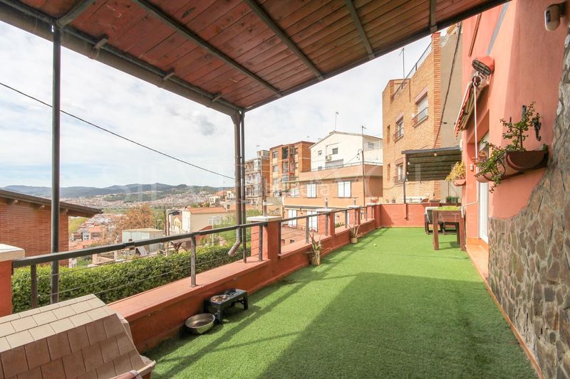 Foto b3545e54-e19b-4053-a97f-6b26bd11c540. Casa amb calefacció aparcament piscina a Molins de Rei