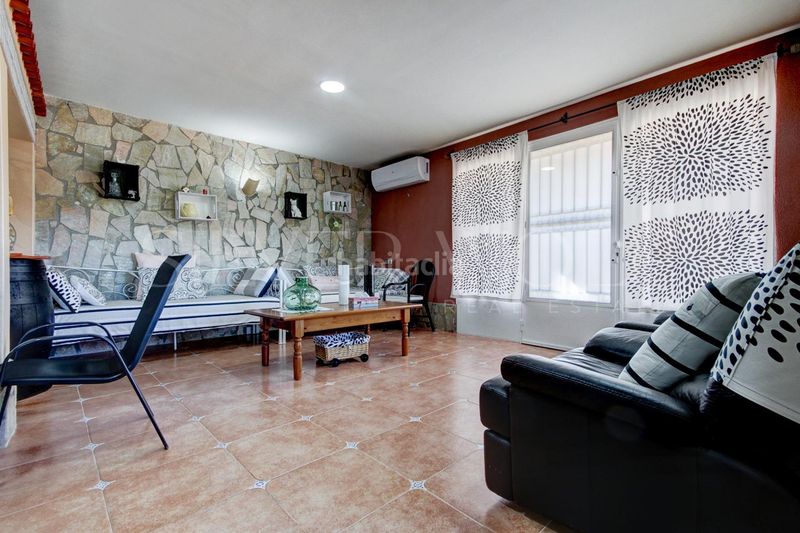 Foto 9a7745a8-fa60-4d0d-9b36-1caf576af3b9. Casa amb calefacció aparcament a Olivella