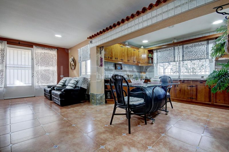 Foto a18abf83-6449-4152-8985-d690e7501459. Casa amb calefacció aparcament a Olivella