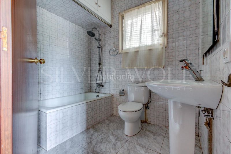 Foto d0d6f822-a04e-4963-9e9d-068c0efb9dce. Casa amb calefacció a Diagonal-Colomeres Gavà