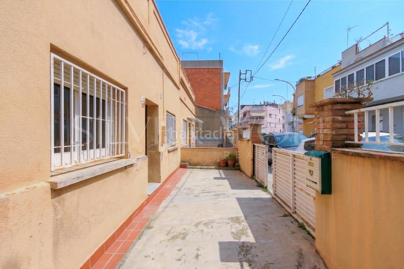 Foto e6408ded-c467-4706-b708-553a012dc7e2. Casa amb calefacció a Diagonal-Colomeres Gavà