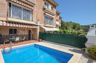 Casa aparellada  Alf�bia. Calma en la palma