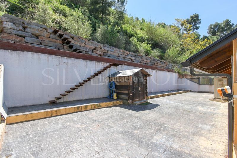 Foto 497f23a4-4b94-4f07-9b4c-c99df6c71178. Casa amb calefacció aparcament piscina a Vallirana