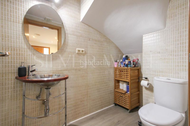 Foto 4e7a72ca-8326-417f-89b3-5a449775c89c. Casa amb calefacció aparcament piscina a Vallirana