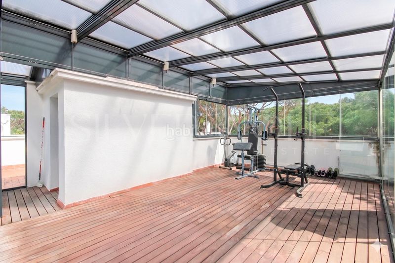 Foto 1d0b4227-204b-4e41-b483-6ac8e31fb476. Casa amb calefacció aparcament piscina a Gava Mar Gavà