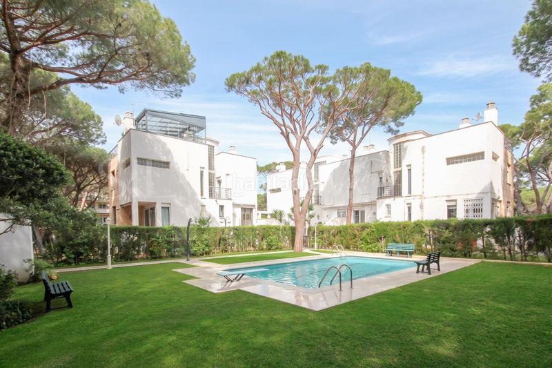 Foto 9327f211-9742-4fb2-820e-e8ae2e00d86e. Casa amb calefacció aparcament piscina a Gava Mar Gavà