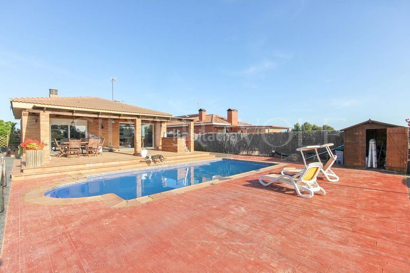 Foto 0f7b3fcc-634d-4591-b799-beea01499df2. Casa amb calefacció aparcament piscina a Castellnou-Can Mir-Can Solà Rubí