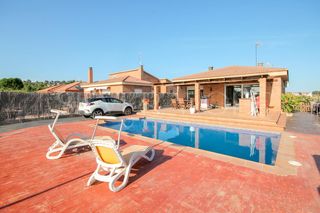 Casa  De can barceló. Comodidad en rubí